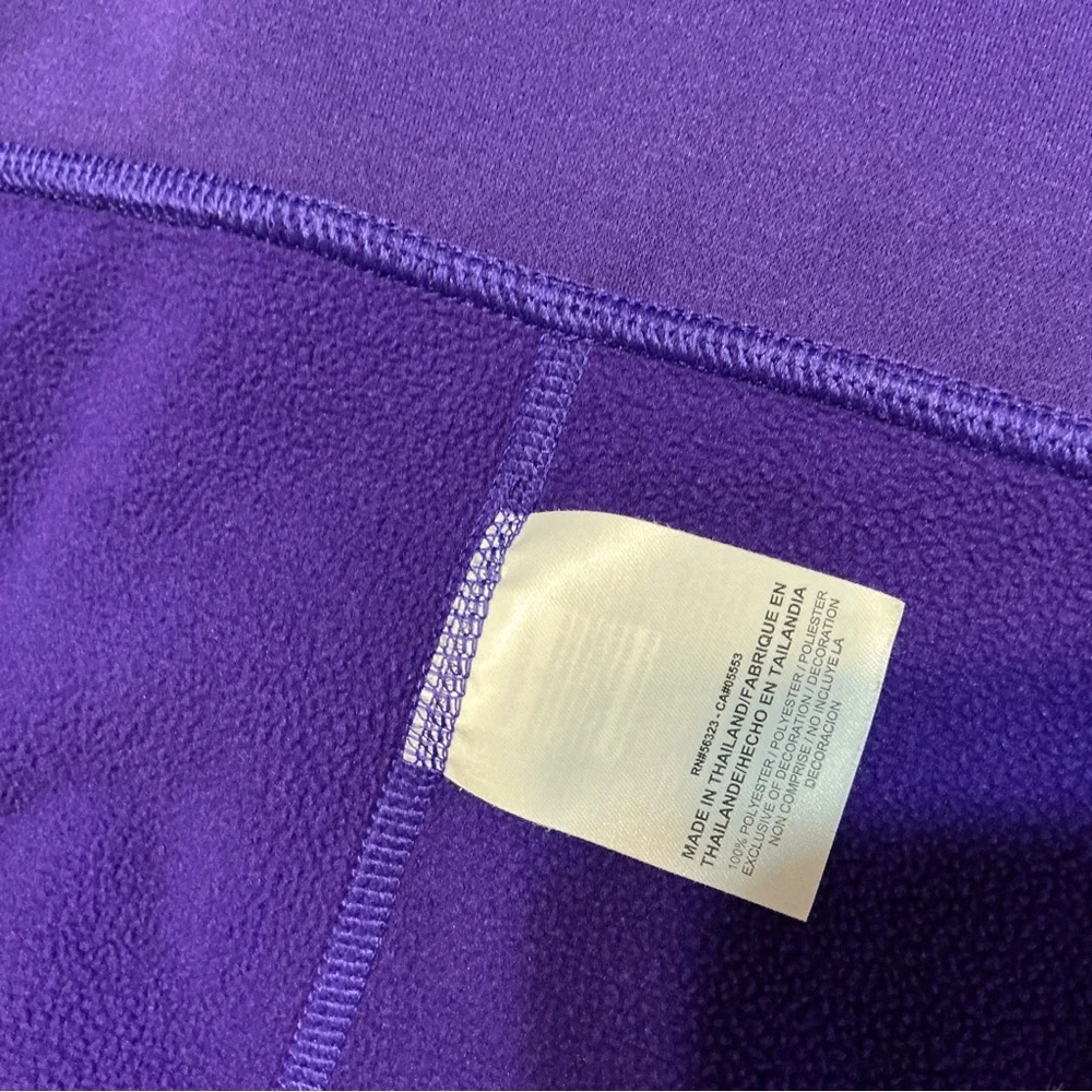 Nike Purple Thermal Fit Hoodie with Thumb Holes –‎ Size Medium